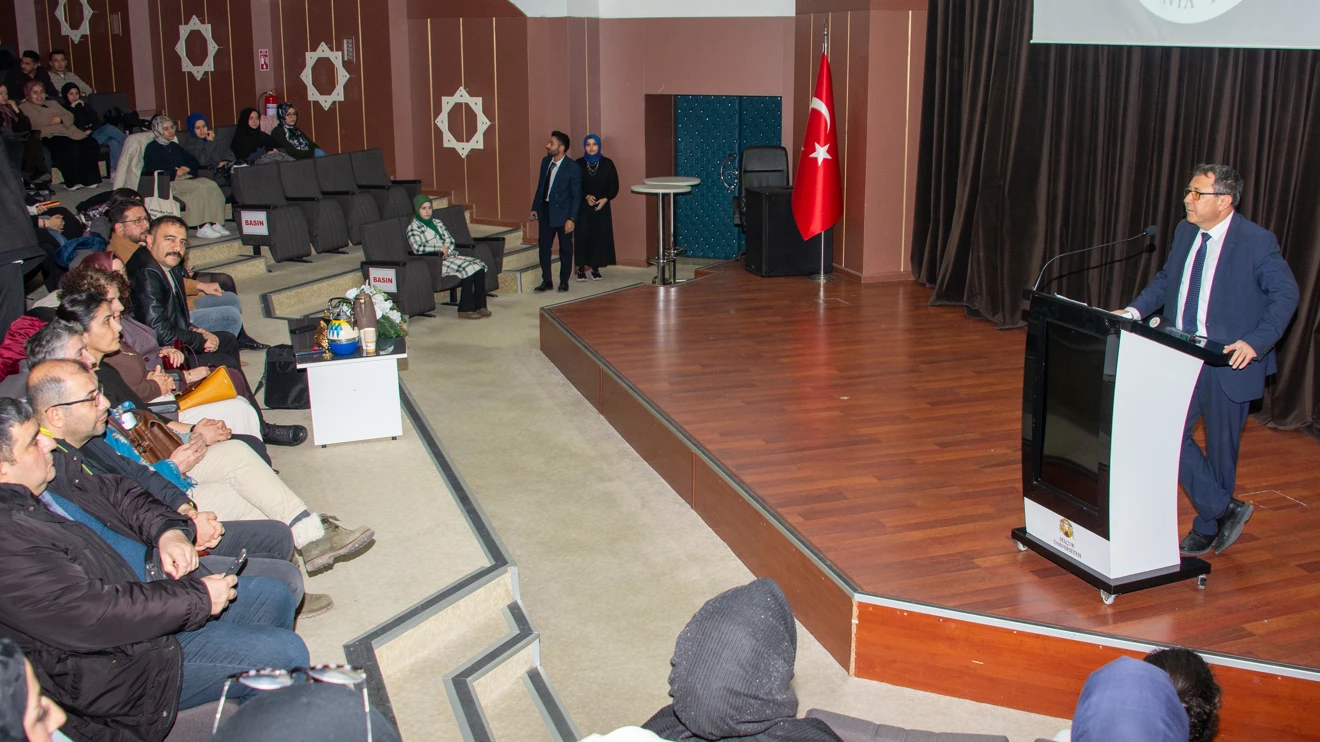 Selçuk Üniversitesinde Dünya Arapça Günü kutlandı